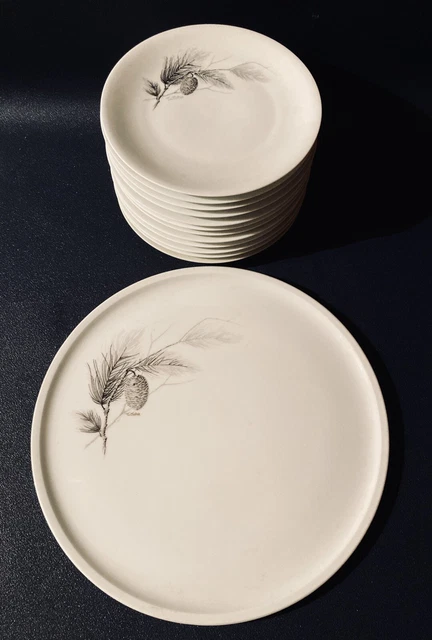 GRAND PLAT EN PORCELAINE DE LA FAMILLE VERTE, IMARI ET OR
