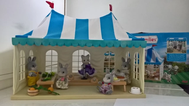 SYLVANIAN FAMILIES MARQUEE £20.00 - PicClick UK