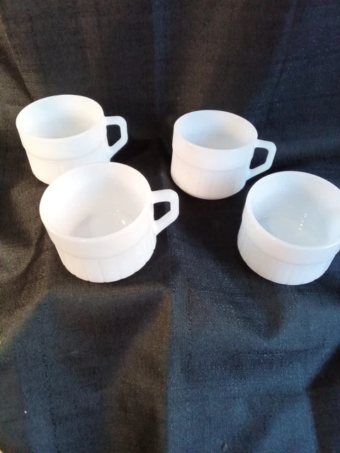 VTG Federal Glass Set of 4 Milk Glass Stackable Coffee Soup Mugs USA D Handle