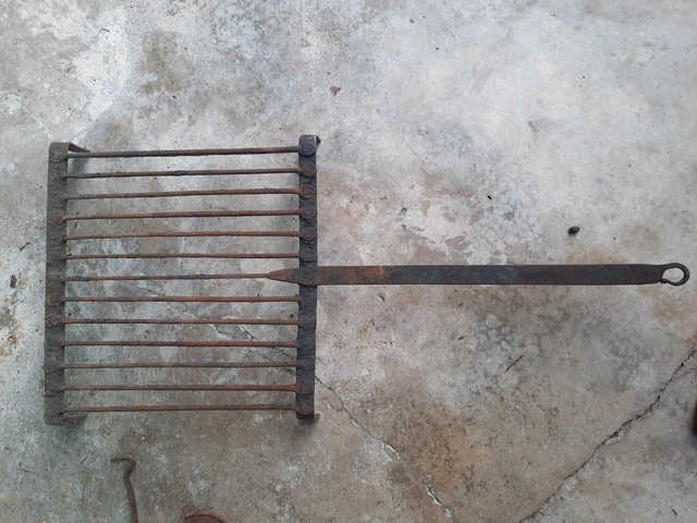 Griglia In Ferro Battuto Regolabile In Altezza 48x40 Cm – Artigianale Made In Italy, Con Manici E Fermo Passante, Oleata Con Oli Alimentari