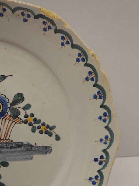 *ASSIETTE CERAMIQUE XVIIIe décor au panier Fleuri origine à définir COLLECTION D 5