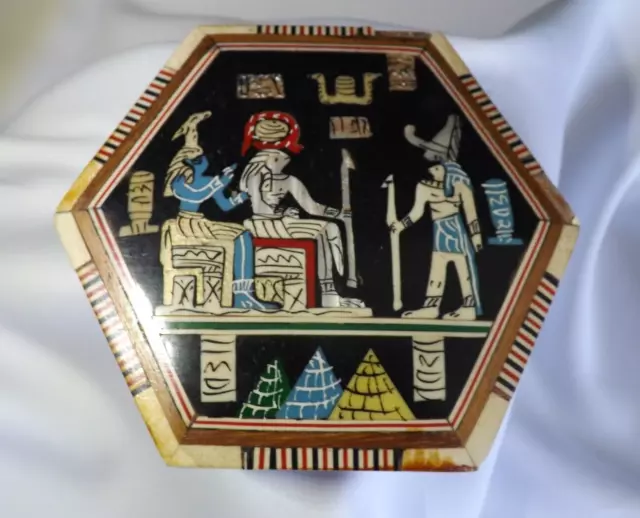 Ancien coffret boîte à bijoux en bois hexagonale fait à la main motif égyptiens