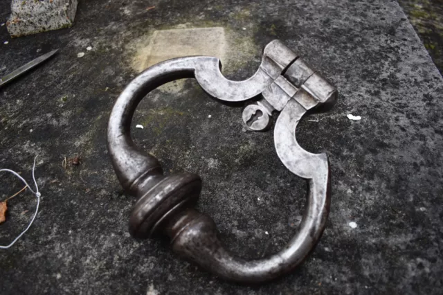 ANCIEN HEURTOIR en fer forgé 