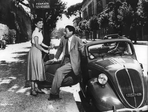 Roman Holiday [Gregory Peck/Audrey Hepburn] 10"x8" Unsigned Photo 79500