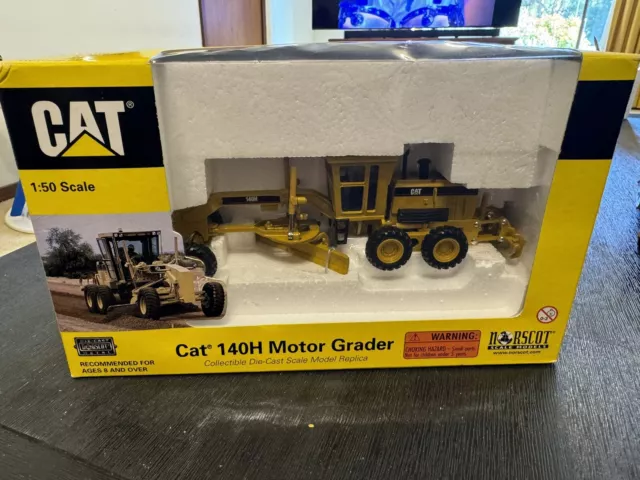 1:50 Scale CAT 140H Motor Grader Norscot Collectible Diecast Model Caterpillar