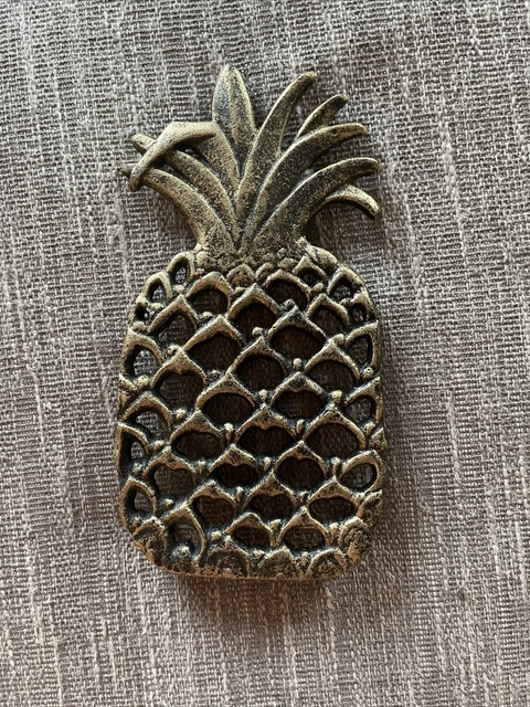Cast Iron Antique Style PINEAPPLE Plaque Hot Plate Home Kitchen Decor TRIVET