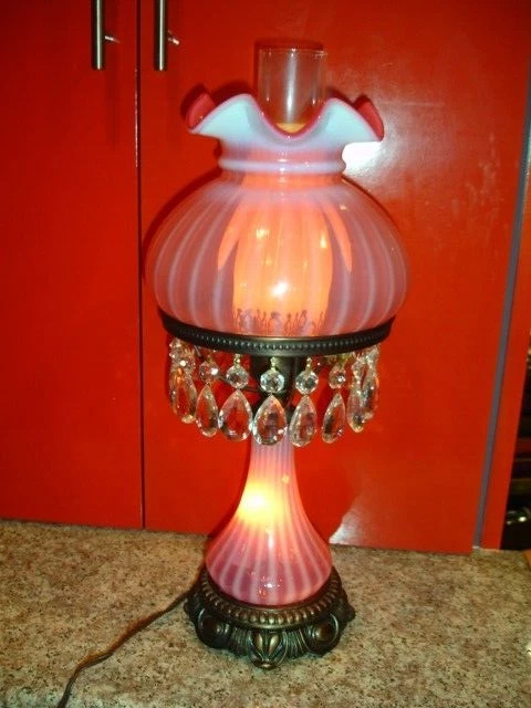 Fenton Cranberry Swirl Student Lamp w/cut crystal prisms, GWTW-RARE, LIMITED EDI Fenton Cranberry Swirl Student Lamp w/cut crystal prisms, GWTW-RARE, LIMITED EDI