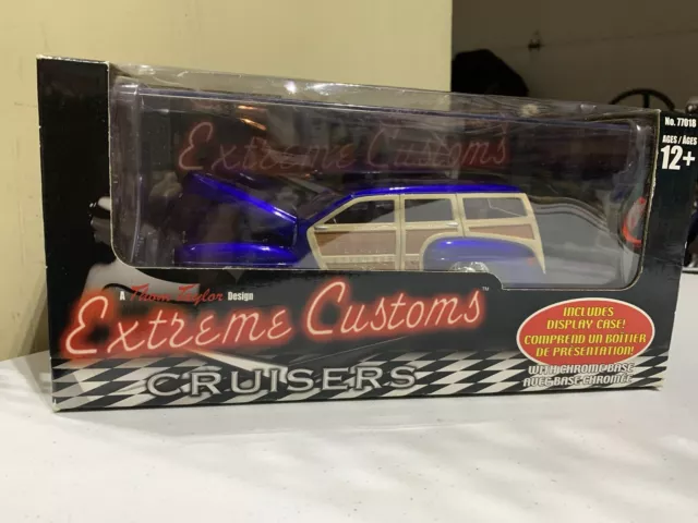 Hawk Beach Reacher Ford Woodie Extreme Customs Cruisers 1:24 NIB