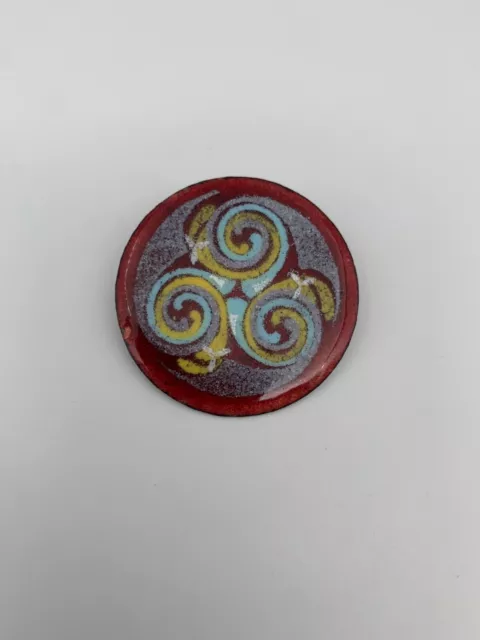 Broche Fantaisie Email Rond Motif Triskel Colore 11 Grammes 60 W823