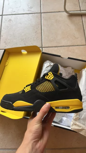 Air Jordan 4 Retro Thunder Sneakers per Uomo - Black/White-Tour Yellow, EU 44