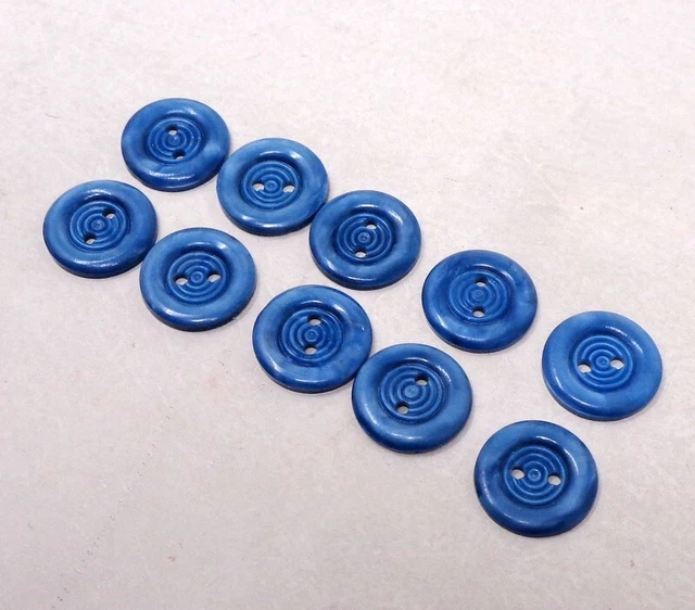 Lot De 28 Boutons Anciens En Tissu - Mercerie Vintage, Occasion