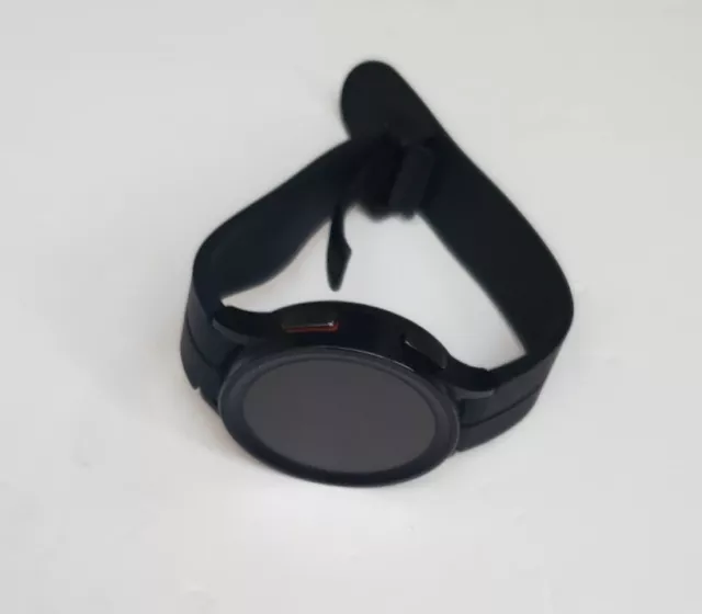 Samsung Galaxy Watch5 Pro - Titanium - 45mm - Grey - SM-R920NZTAEUA - UK - V556
