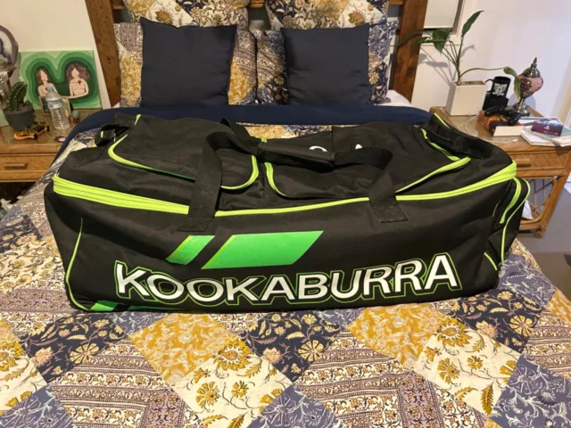[High End] Complete Kahuna Pro 1.0 Kookaburra cricket set