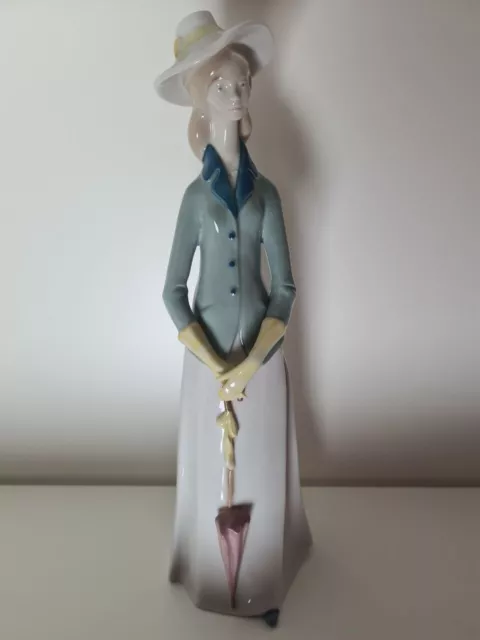 Graefenthal Porzellanfigur - Limitiert Nr. 4 - Feine Dame mit Hut