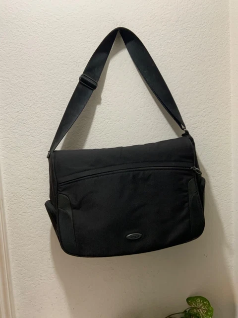 New TUMI Crossbody Messenger Laptop Bag  Flap 6507 D Black nylon