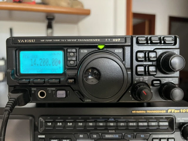 YAESU FT-897DM 50W HF〜430MHz動作品 ジャンク品（動作未確認