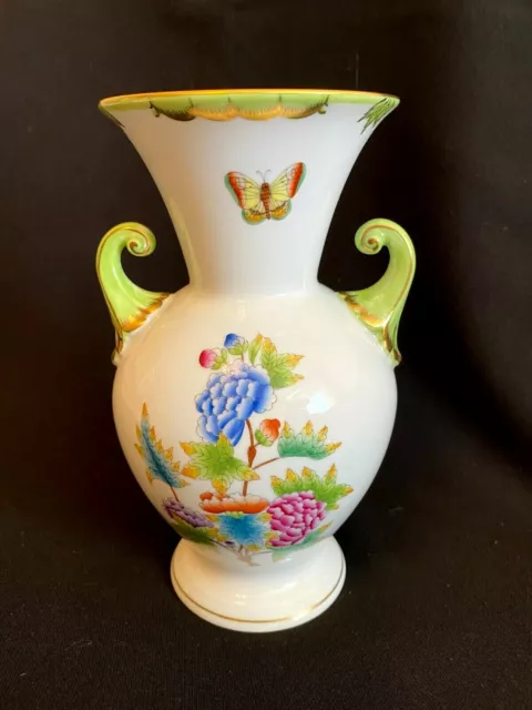 Herend Porcelain Handpainted Queen Victoria Vase 7183/Vbo