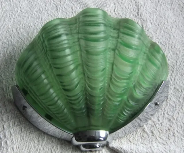 Single Art Deco Green Frosted Glass ODEON CLAM SHELL Wall Light