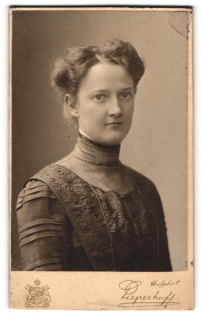Fotografie Pieperhoff, Leipzig, Zeitzerstr. 2, Junge Dame mit moderner Frisur