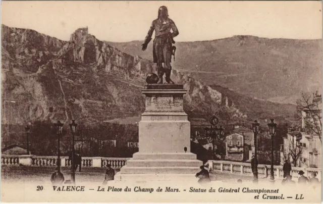 CPA Valence Place du Champ deMars ,Statue General Championnet FRANCE (1091718)