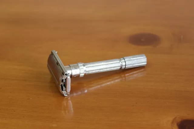 Gillette Slim Adjustable Vintage DE Safety Razor - 1966 L4