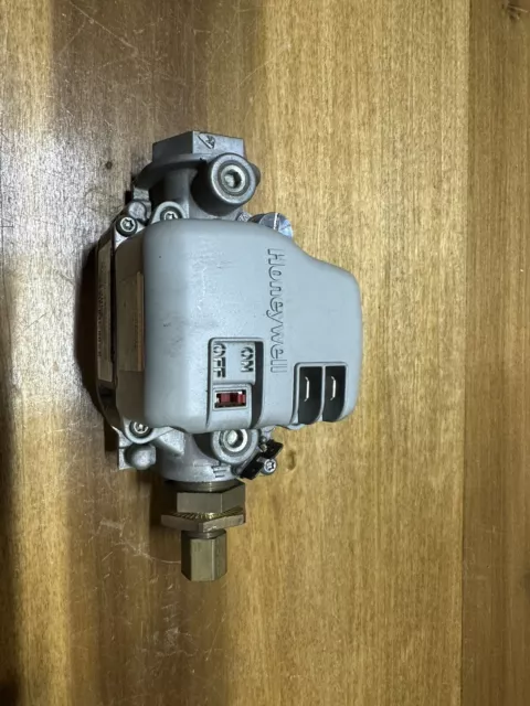 VR8215T1239 1525D2C2 52847738 260603 Reznor furnace OEM gas valve