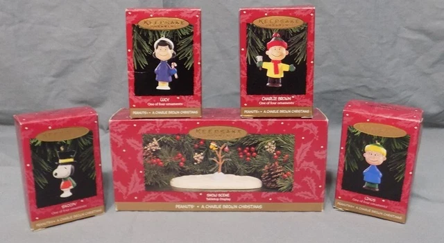 HALLMARK PEANUTS CHARLIE Brown Christmas 30th Complete Display ...