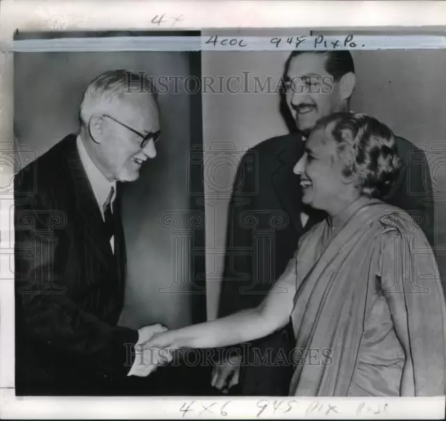 1953 Press Photo Andrei Vishinsky & Vijaya Lakshmi Pandit at United Nations, NY