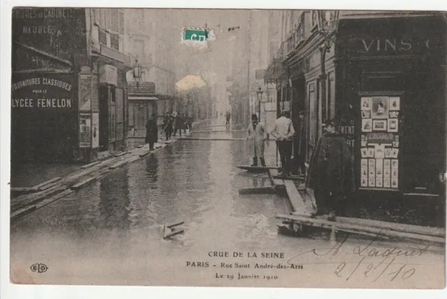 PARIS - CPA 75 - INNONDATIONS 1910 - Le caviste de la rue Saint André des Arts