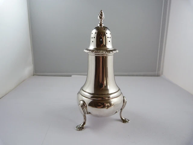 1939 - LARGE - SOLID SILVER - SUGAR SHAKER - ELKINGTON & Co Ltd - 187.7 grams