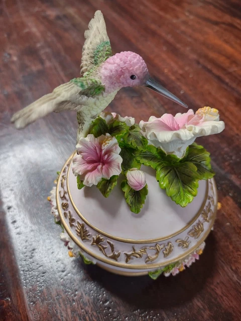 HERITAGE HOUSE HUMMINGBIRD “ Love Me Tender” Music Trinket Box