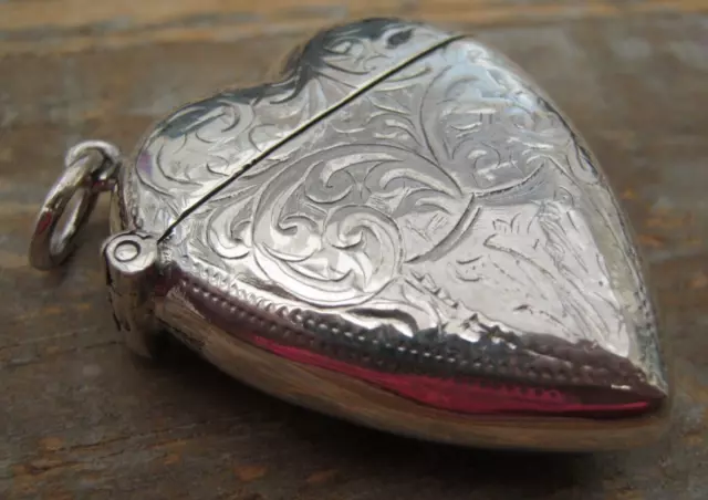 Beautiful Antique Style Birmingham Hallmarked Sterling Silver Heart Vesta Case