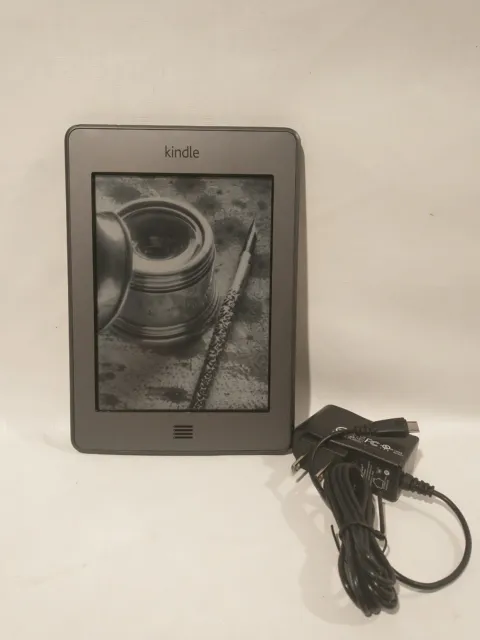Kindle Amazon Touch (4th Gen) 4GB Wi-Fi D01200 Bundle w/ Charger