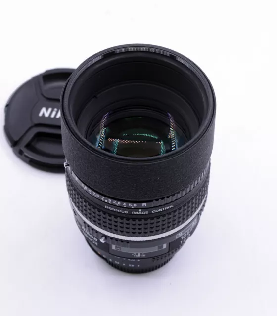 NIKON AF DC NIKKOR 105mm F/2 D LENS FOR SLRs DSLRs