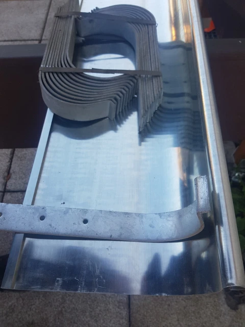 Zink-Dachrinne/Aufdachrinne 0,7 mm, 5tlg. /Rinnenhalter verz.
