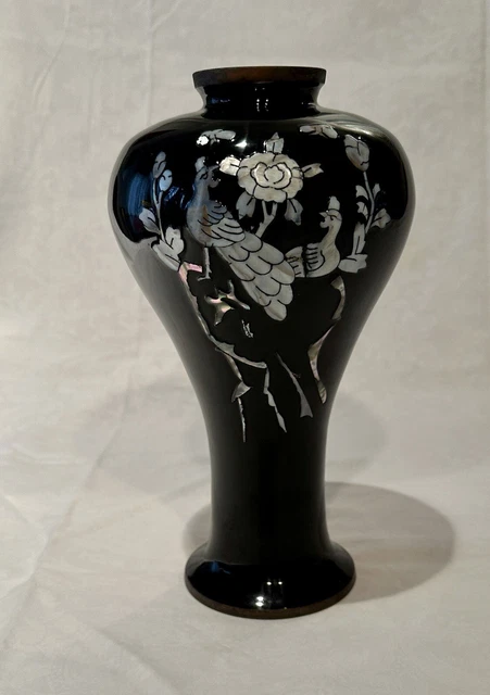 VINTAGE 1970s KOREAN BLACK ENAMEL OVER BRASS VASE ABALONE INLAY PEACOCKS FLOWERS