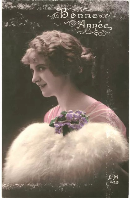 CPA- Carte Postale -France-Bonne année Une jeune femme et sa fourrure VM42816+