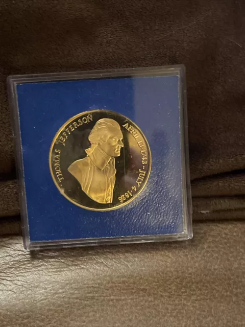 **Thomas Jefferson Monticello Solid Bronze Coin encased Great condition**