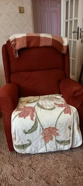 Second hand hsl riser clearance recliner chairs