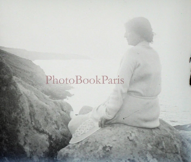 Femme Paysage Bord de mer c1920 Photo NEGATIVE Plaque de verre Vintage V28L24n9