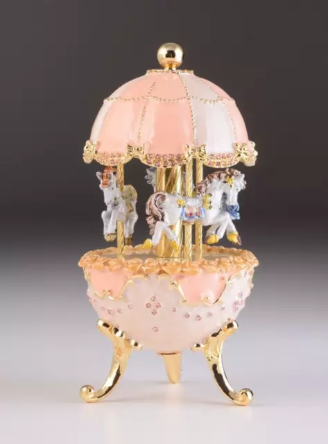 Keren Kopal Oeuf de carrousel rose avec chevaux royaux décoré de cristaux...