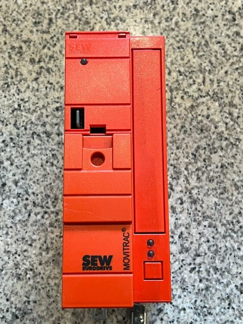 CONVERTIDOR DE FRECUENCIA SEW Eurodrive MC07B0005-2B1-4-00 Movitrac B ...