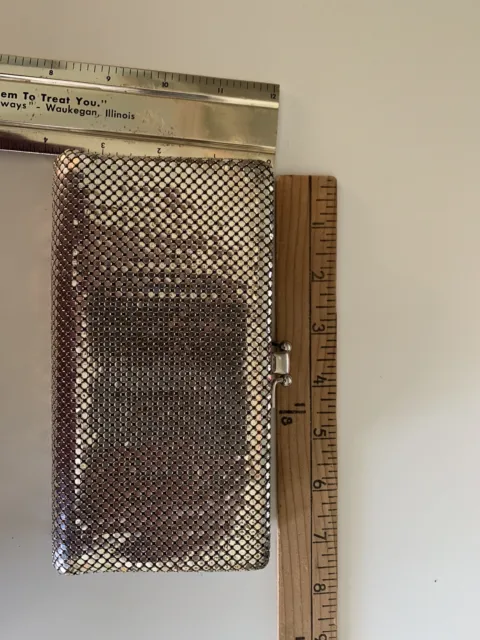Silver Mesh Ladies Wallet Like Whiting And Davis Vintage Coin In Middle