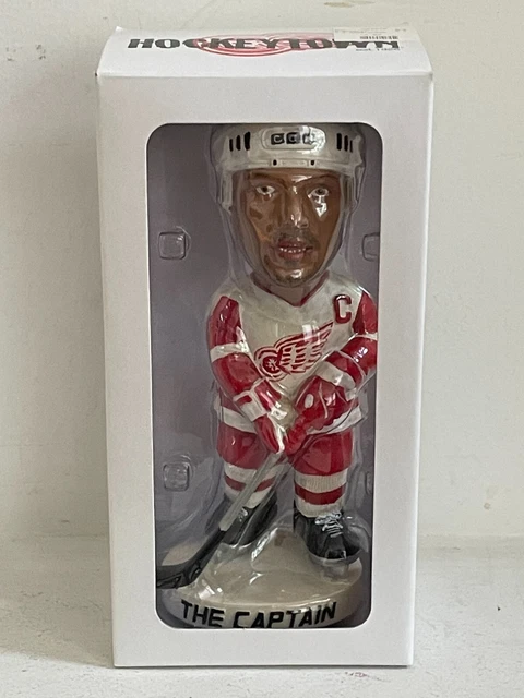 Steve Yzerman Hockeytown Bobblehead Never Opened Steve Yzerman Hockeytown Bobblehead Never Opened
