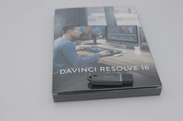 Blackmagic Design Davinci Resolve 18 Studio (USB Dongle)