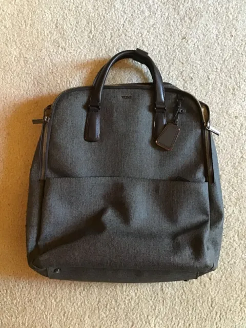Sac à dos convertible TUMI SINCLAIR OLIVIA sac pour ordinateur portable gris/noir - Excellent !