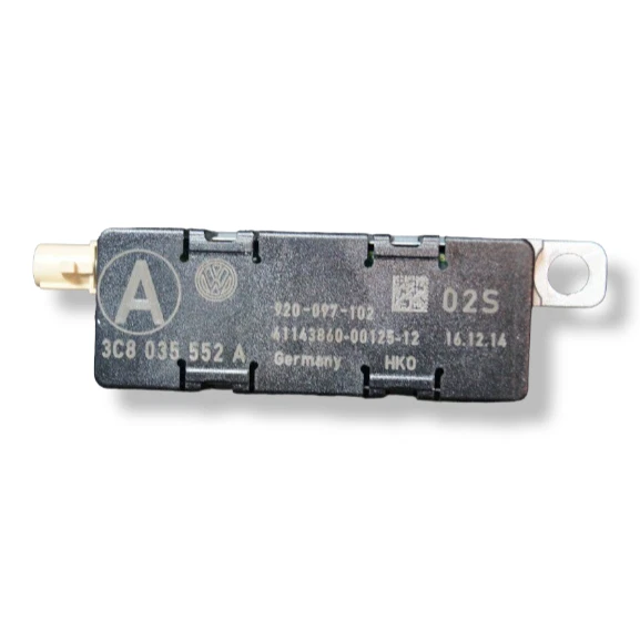 VW Passat CC MK1 Antenna Amplifier 3C8035552A