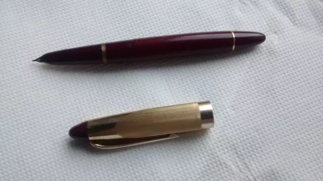 Ancien stylo plume EVERGOOD  n° 2002 en bonne état de couleur bordeaux