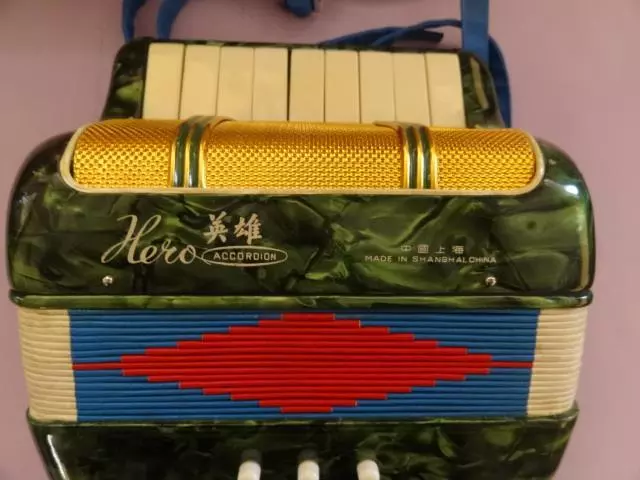 ¡RARO! HERO ACORDEON CAJA DE COMPRESIÓN HECHA EN SHANGHAI CHINA con CAJA ORIGINAL DÉCADA DE 1950 2