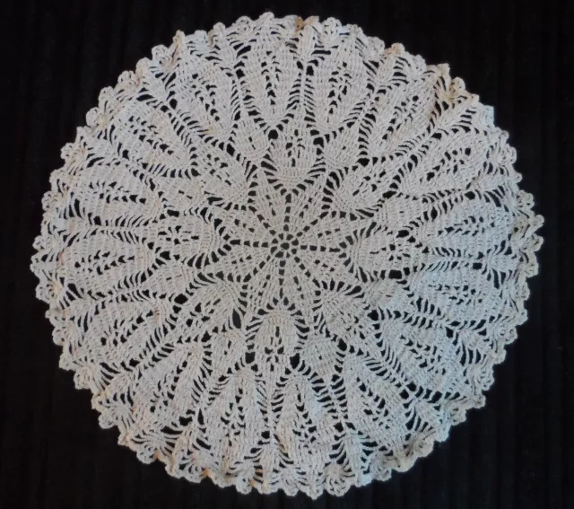 Job Lot Vintage Crochet Lace Doilies White Off-White Coasters Mats(see all pics)
